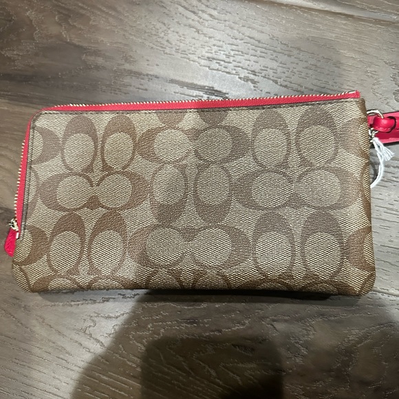 Coach Wallet/wristlet - Picture 4 of 10
